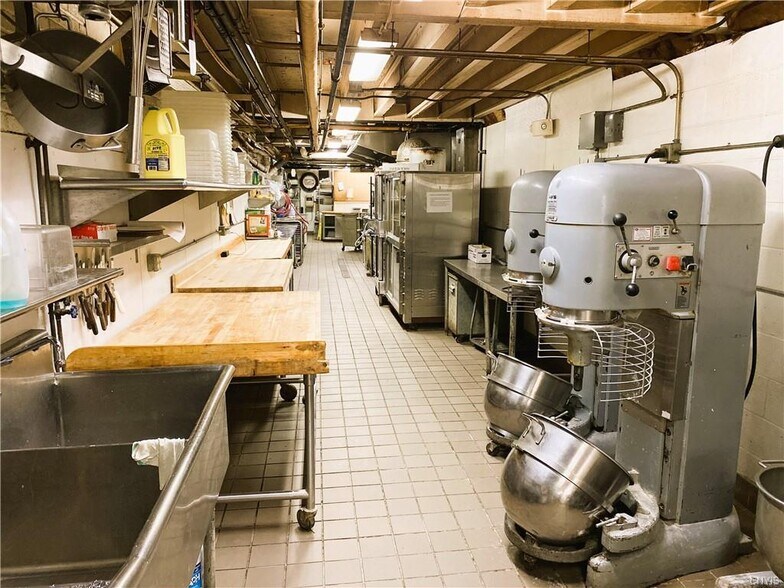 More Photos Of 1370 Burnet Ave, Syracuse Restaurant For Sale