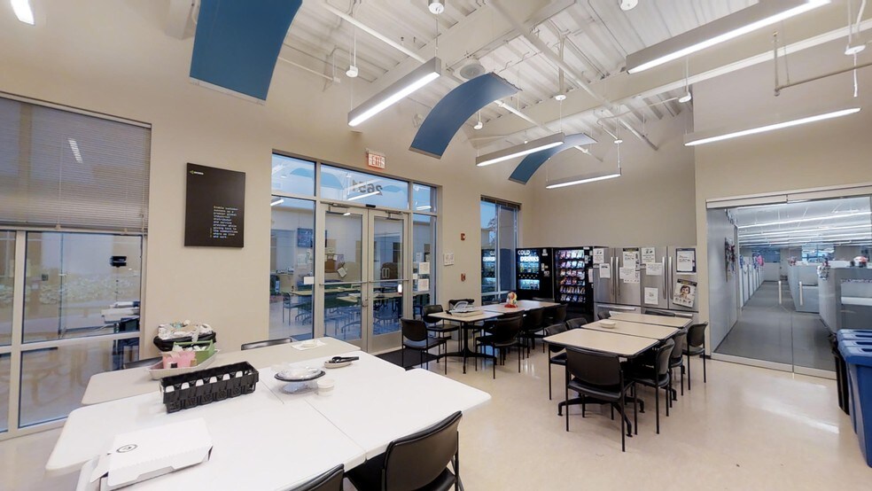 More Photos Of 2651 Compass Rd, Glenview Office For Lease