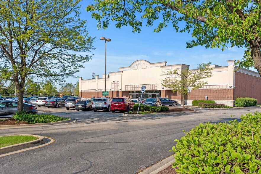 Primary Photo Of 2300 S Eola Rd, Aurora Health Club For Lease