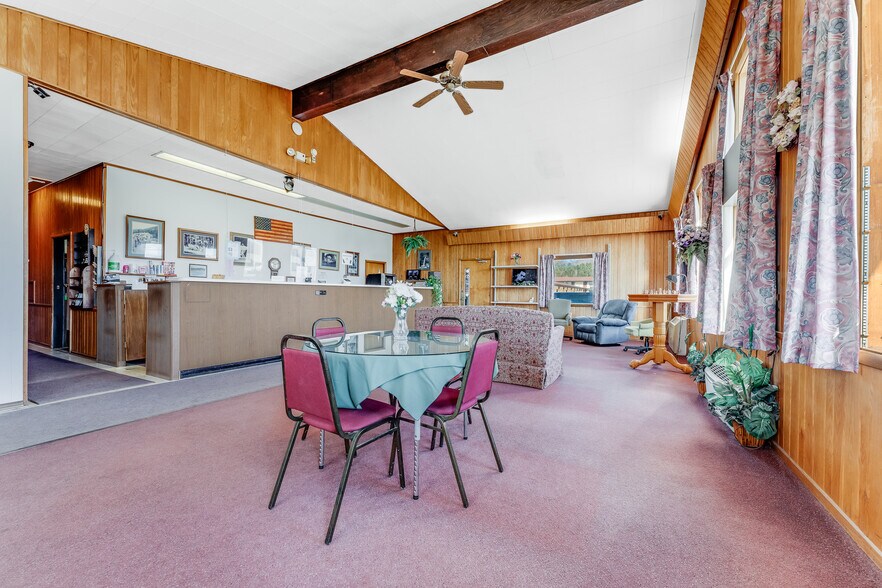 More Photos Of 21507 Seneca Trl, Marlinton Hotel For Sale