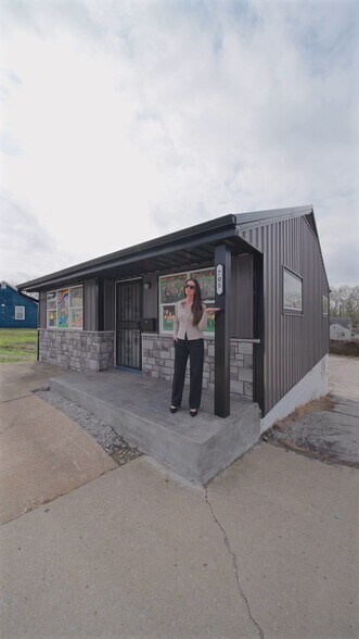 Primary Photo Of 705 E 23rd St S, Independence Office For Sale