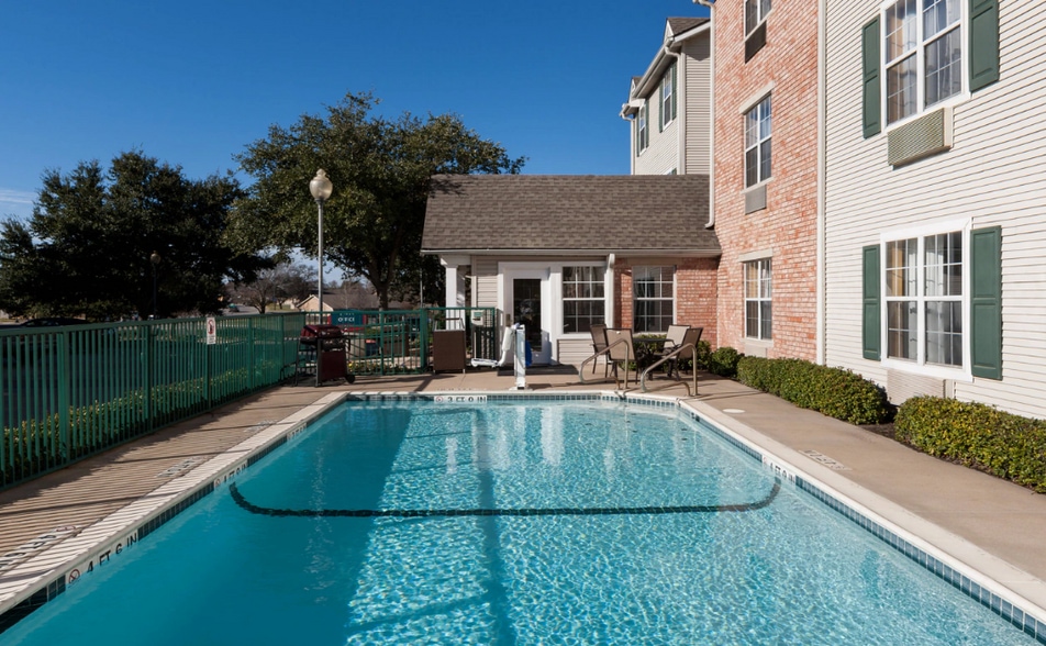 More Photos Of 1300 University Dr E, College Station Hotel For Sale
