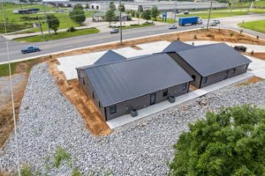 More Photos Of 159 Darlene Dr, Clarksville Office For Lease