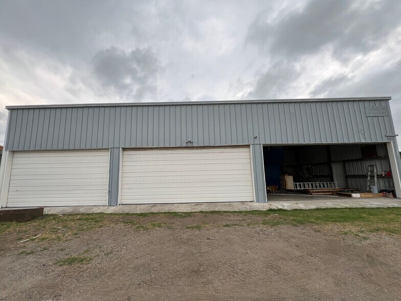 More Photos Of 917 S Staples St, Corpus Christi Unknown For Lease