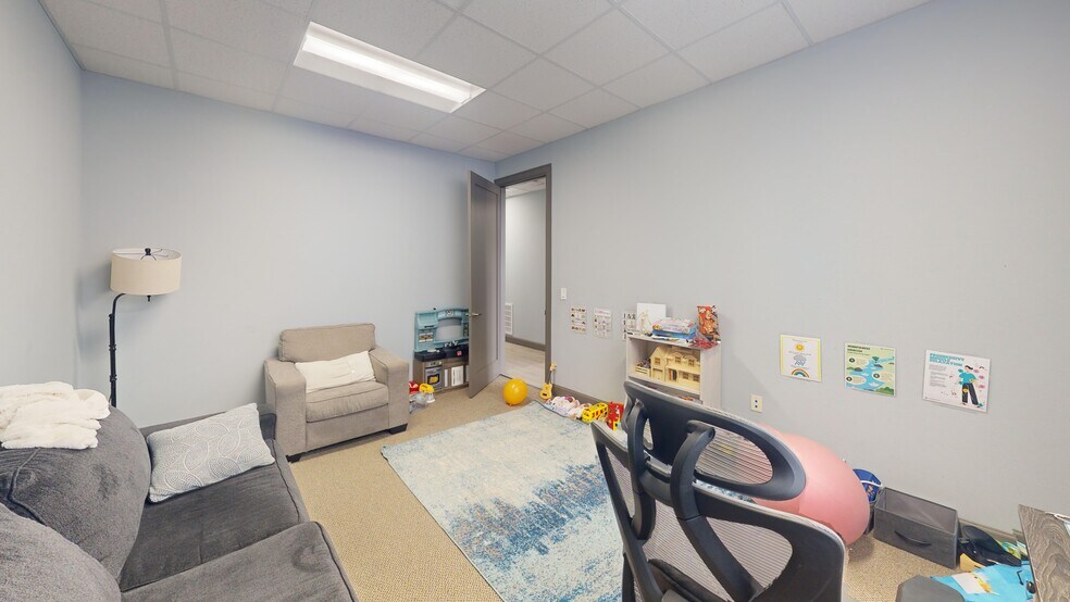 More Photos Of 8118 Fry Rd, Cypress Unknown For Lease