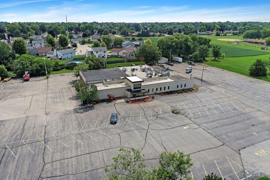 More Photos Of 2801 30th Ave, Kenosha Restaurant For Sale