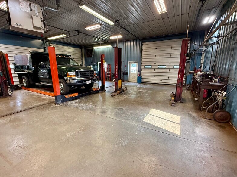 More Photos Of 79 State Rd, Great Barrington Auto Repair For Sale