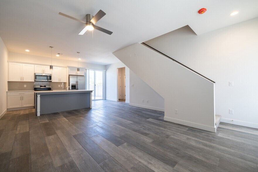 More Photos Of 6631 S 7th St, Phoenix Apartments For Sale