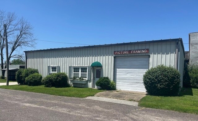 More Photos Of 203 1st St, Martinsburg General Retail For Sale