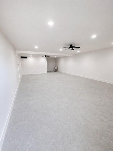 More Photos Of 2822 Canon St, San Diego Unknown For Lease