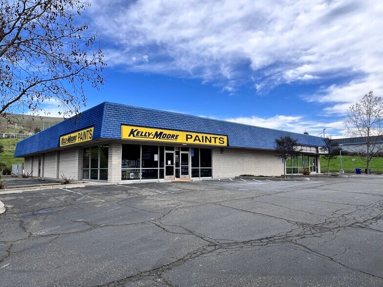 More Photos Of 28722-28728 Mission Blvd, Hayward Freestanding For Lease