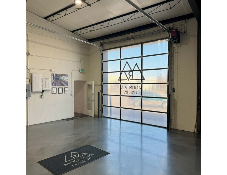 More Photos Of 3600 S Jason St, Englewood Warehouse For Sale