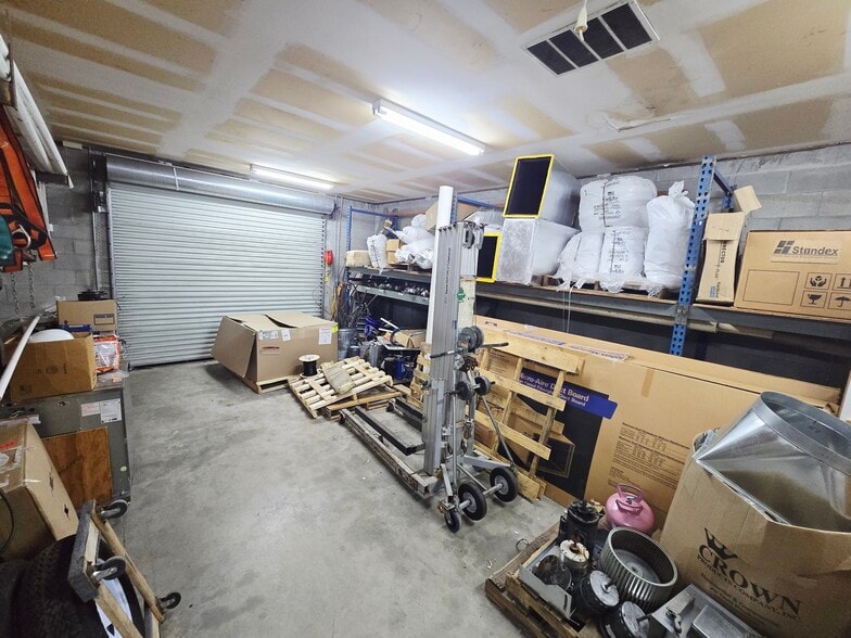 More Photos Of 4985 Palm Ave, Winter Park Light Manufacturing For Sale