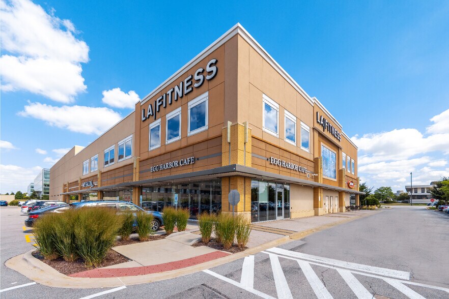 More Photos Of 2030 York Rd, Oak Brook Health Club For Lease