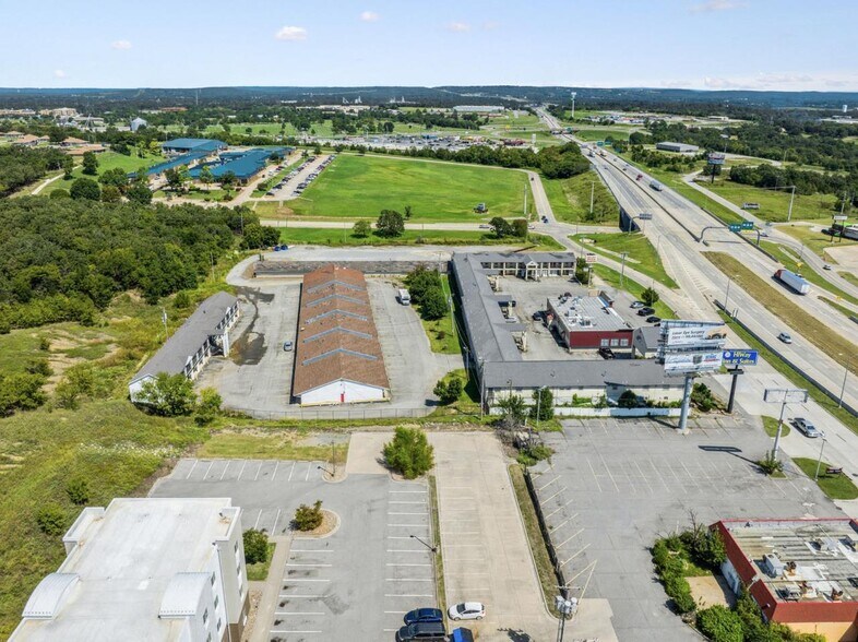 More Photos Of 419 S George Nigh Expy, Mcalester Hotel For Sale