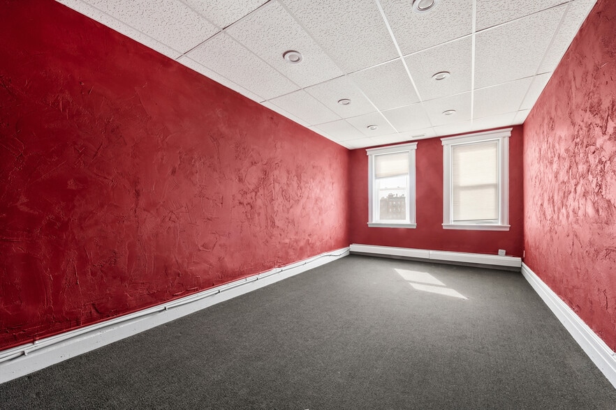 More Photos Of 507 32nd St, Union City Storefront Retail Office For Sale