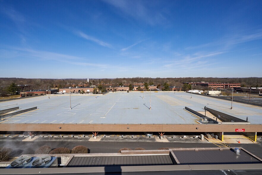 More Photos Of 12 Reads Way, New Castle Office For Lease