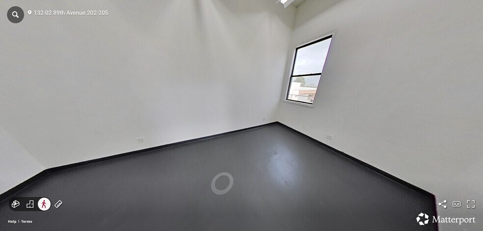 More Photos Of 13202 89th Ave, Richmond Hill Manufacturing For Lease