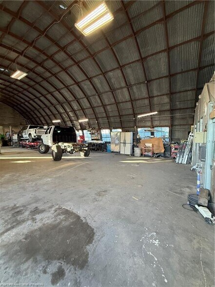 More Photos Of 702 N Ridgewood Dr, Sebring General Retail For Sale