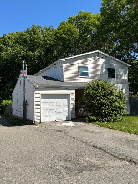 More Photos Of 1138 William Floyd Pky, Shirley Office Residential For Sale