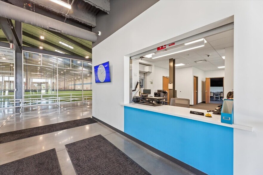More Photos Of 3260 Mid America Dr, Council Bluffs Sports And Entertainment For Lease