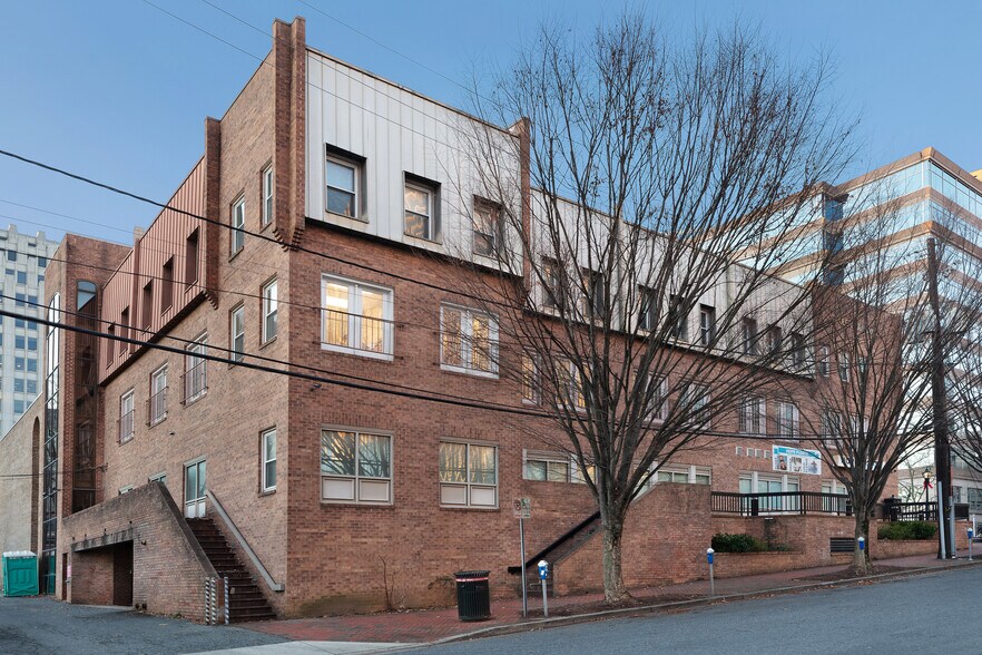 More Photos Of 7625 Wisconsin Ave, Bethesda Office For Sale