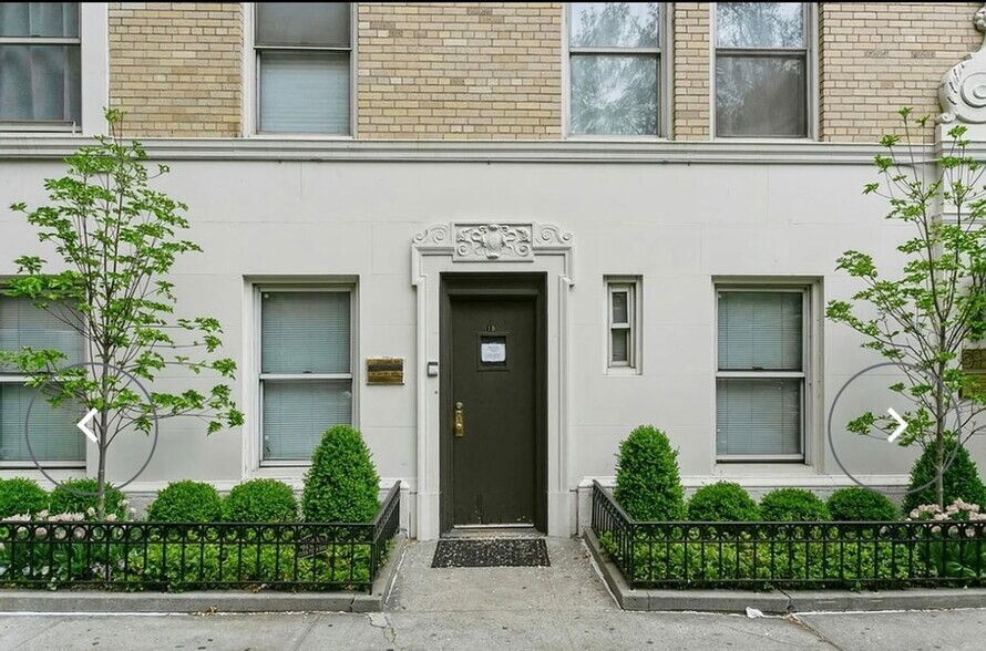 More Photos Of 60 Gramercy Park N, New York Apartments For Sale