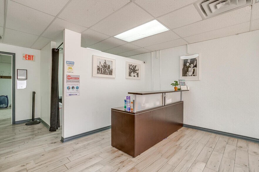 More Photos Of 1434 N Main St, Fort Worth Storefront Retail Office For Lease