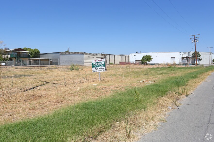 More Photos Of 3rd St, Exeter Land For Sale