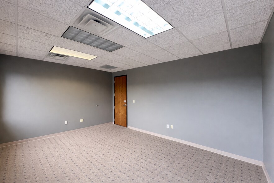 More Photos Of 37 Sandstone Cir, Jackson Medical For Lease