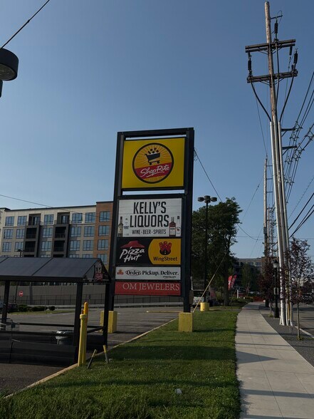 More Photos Of 720 Washington Ave, Belleville Freestanding For Lease