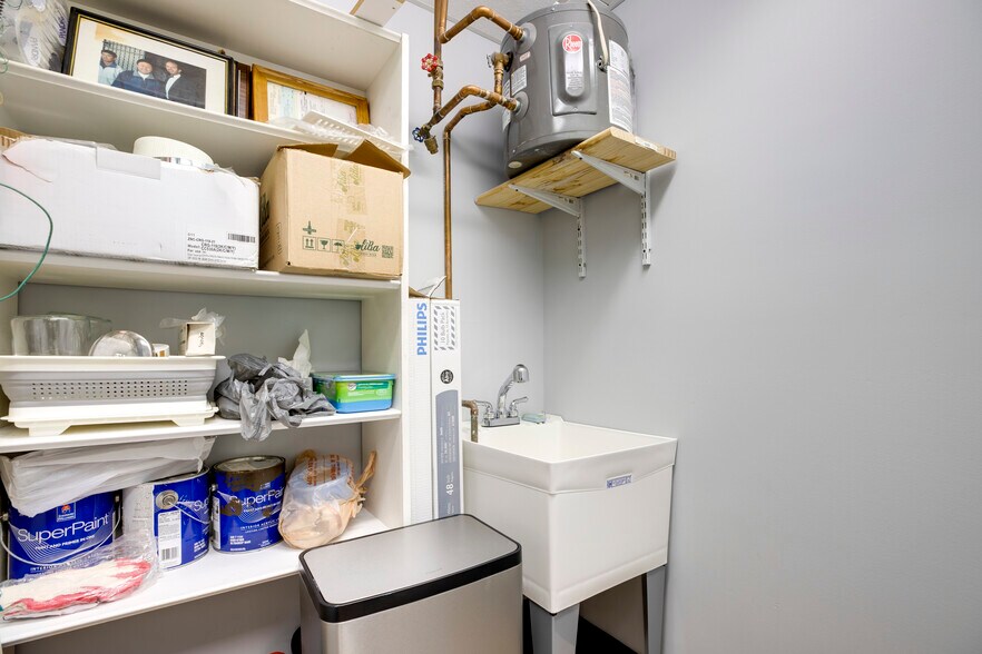 More Photos Of 7008 Little River Tpke, Annandale Medical For Sale