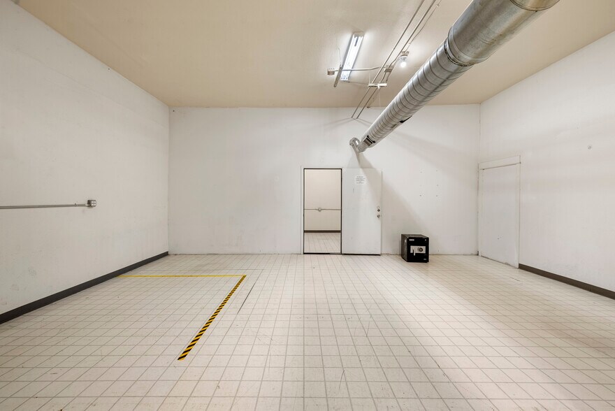 More Photos Of 4837 N Washington St, Denver Freestanding For Sale