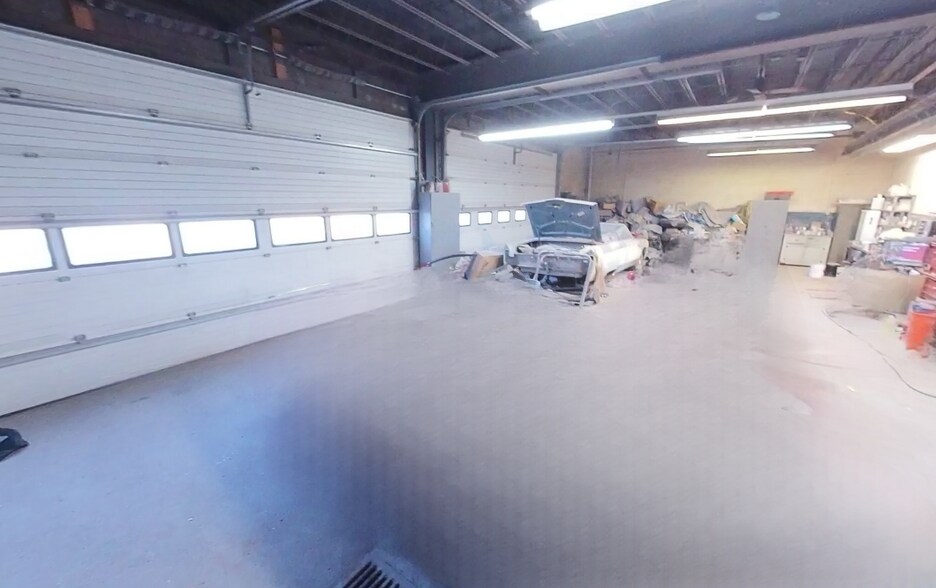 More Photos Of 12827 Frankstown Rd, Pittsburgh Auto Dealership For Lease