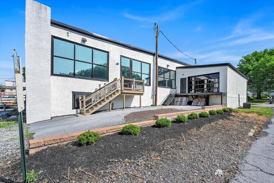 Primary Photo Of 1400 Maple St, Pottstown Light Distribution For Lease