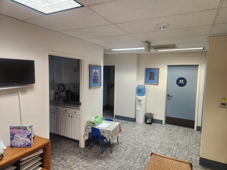 More Photos Of 1091 Bryan Ave, Tustin Schools For Sale