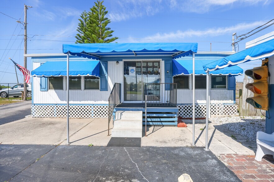 Primary Photo Of 1320 US Highway 92, Winter Haven Auto Repair For Sale