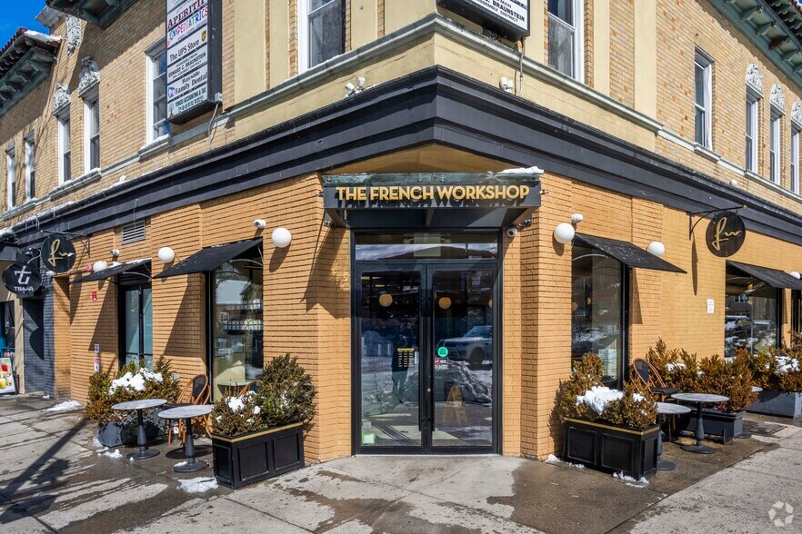 More Photos Of 21333 39th Ave, Bayside Storefront Retail Office For Lease