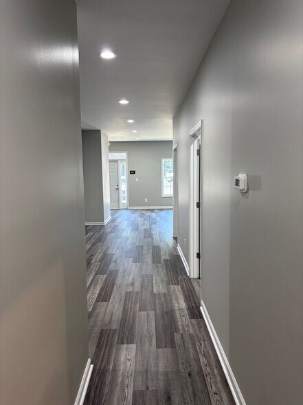 More Photos Of 140 Bridges Rd, Mauldin Office For Lease