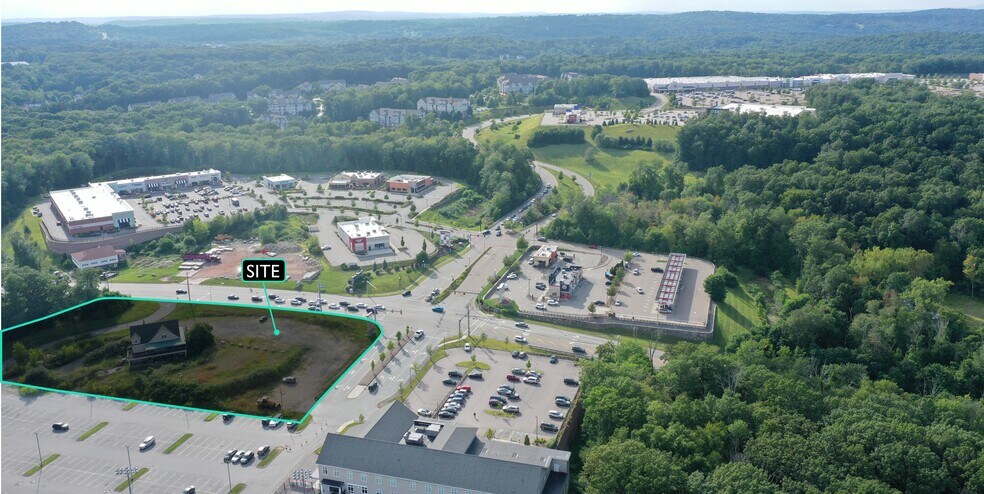 More Photos Of 333 SW Cutoff, Northborough Storefront For Lease