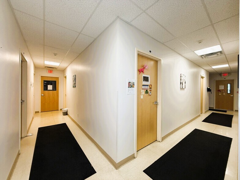 More Photos Of 111 Hamilton St, Mexico Office For Sale
