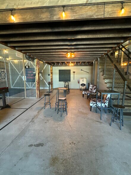 More Photos Of 201 E Center St, Tarpon Springs Bar For Lease