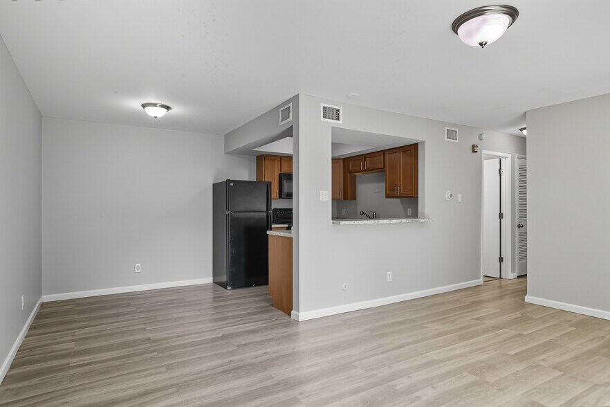 More Photos Of 11542-11556 Concord Village Ave, Saint Louis Apartments For Sale