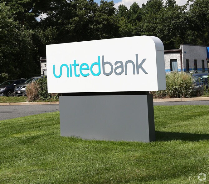 More Photos Of 168 Southampton Rd, Westfield Bank For Lease