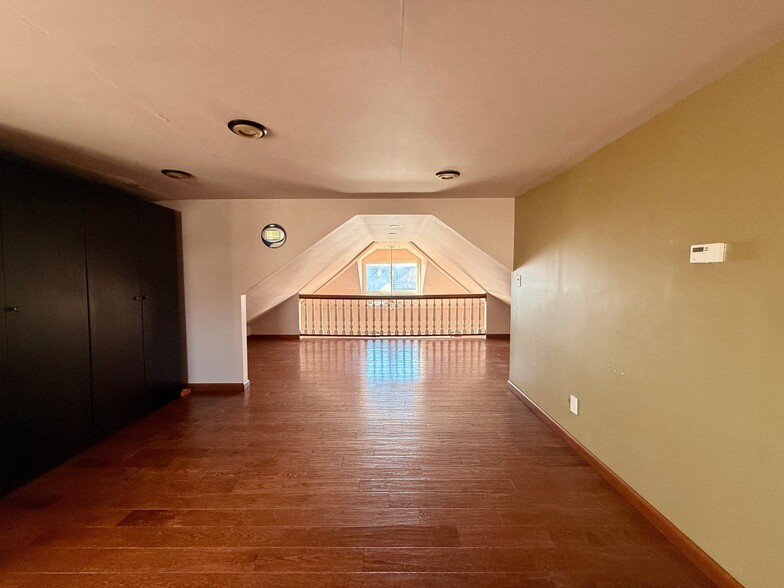 More Photos Of 10 3rd St, Rosedale Land For Lease