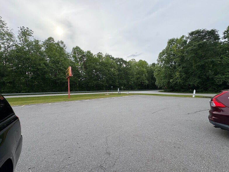 More Photos Of 118 Drugstore Rd, Cliffside Freestanding For Sale