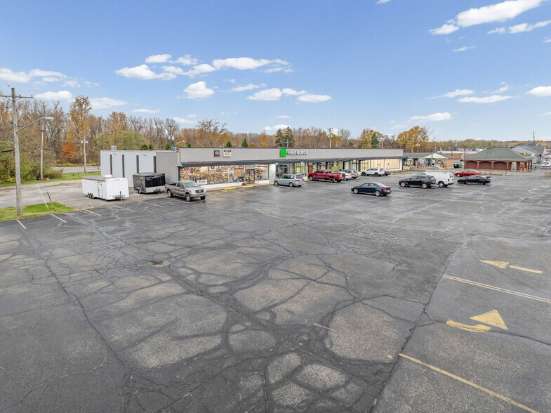More Photos Of 6704-6720 N Ridge Rd, Madison General Retail For Sale