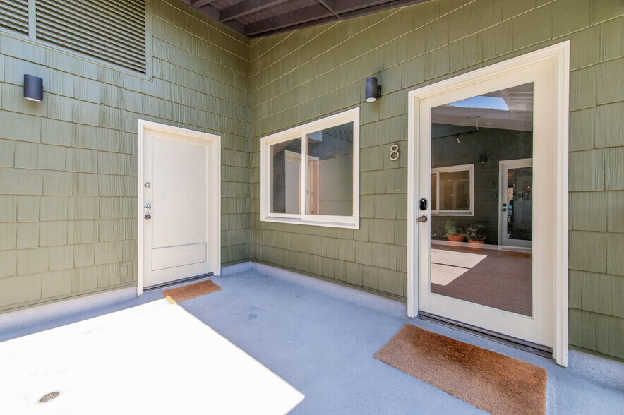 More Photos Of 2482 Newport Blvd, Costa Mesa Loft Creative Space For Lease