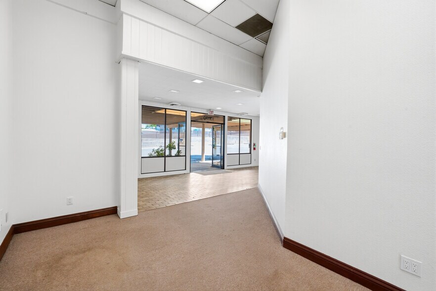 More Photos Of 13170 Lincoln Way, Auburn Office For Sale
