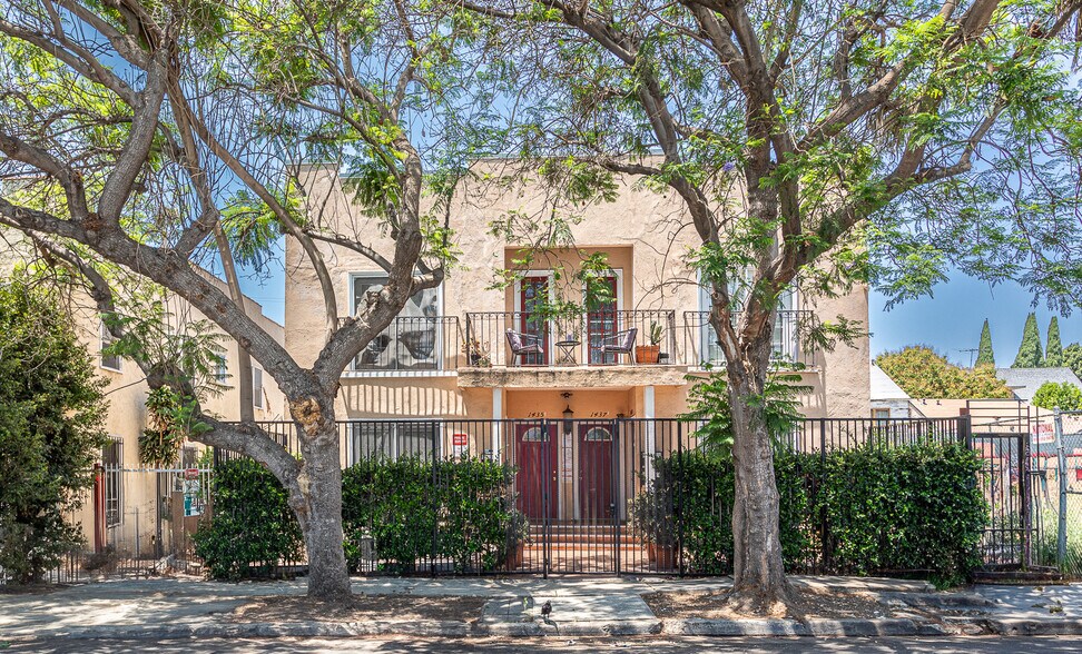 More Photos Of 1435-1437 1/2 N Las Palmas Ave, Los Angeles Apartments For Sale
